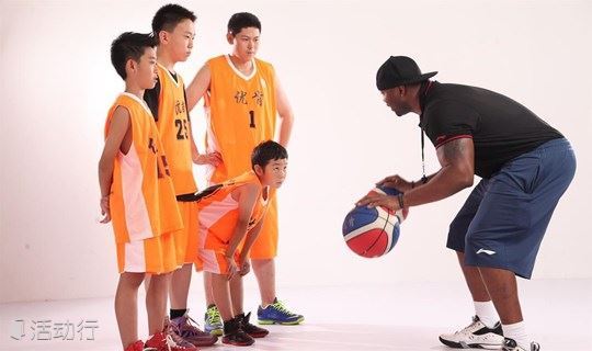 【36校区可选】一边打篮球，一边学英文，让外教给孩子一个全新的篮球课堂